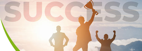 Construyendo el Éxito: La Poderosa Alianza de Hábitos Firmes y Actitud Positiva