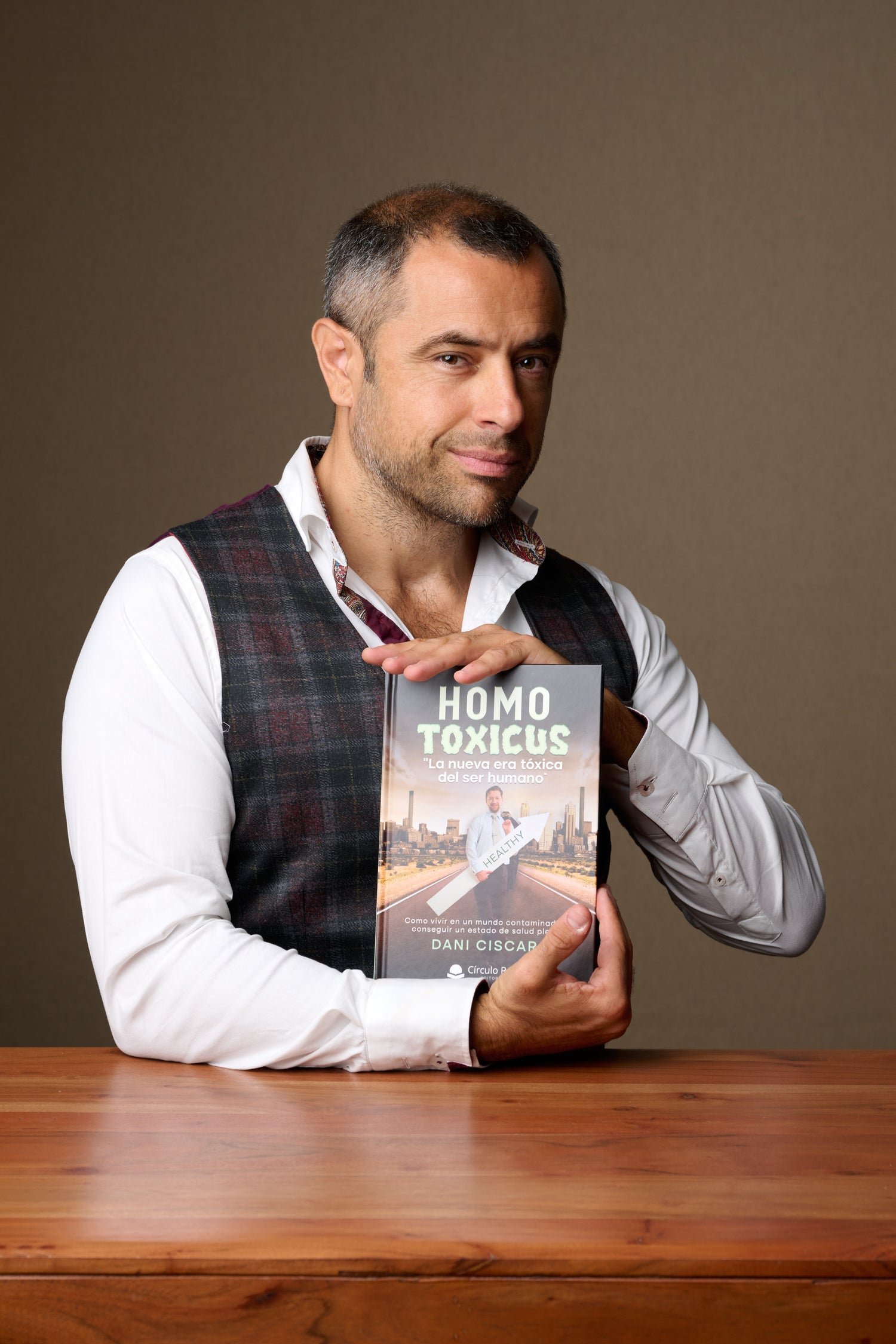 Libro HomoToxicus escrito por Dani Ciscar